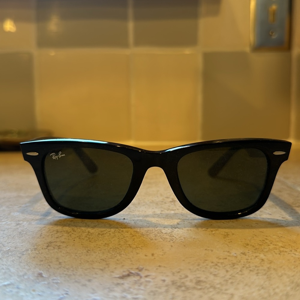 New Ray Bans, barely worn, but don’t fit my face!